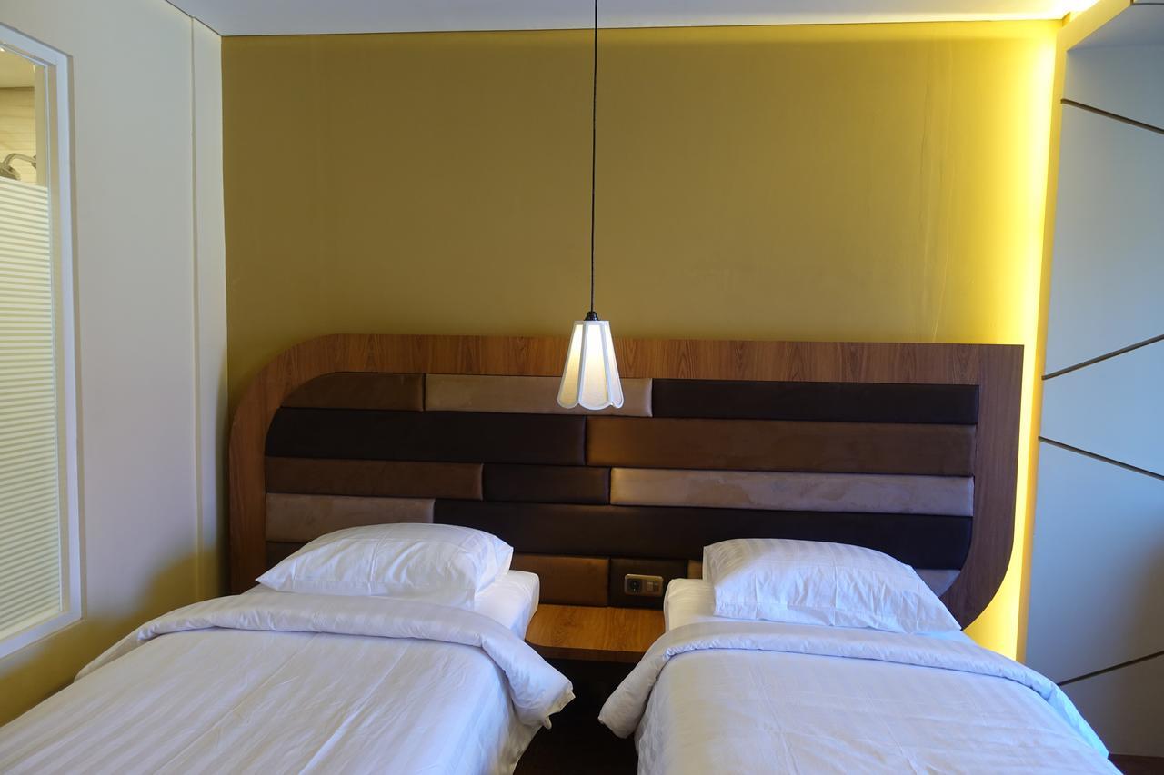 M Hotel Kupang Kupang  Exterior foto